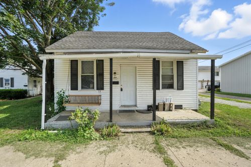 154 E Mill St, Circleville, OH, 43113-1914 | Card Image