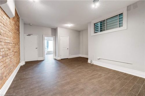 13-477 King St E, Hamilton, ON, L8N1C7 | Card Image