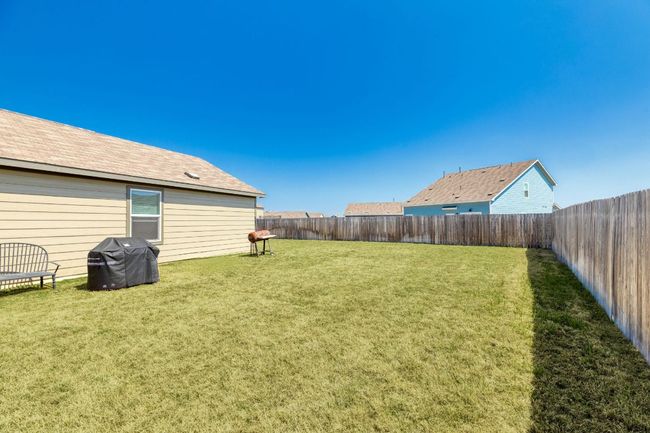 2404 Windrow Ln, House other with 3 bedrooms, 2 bathrooms and 2 parking in Lockhart TX | Image 16