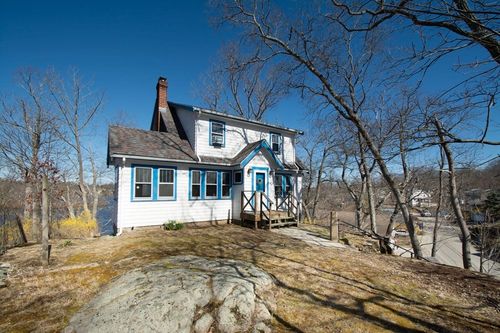 86 Westminster Rd, Weymouth, MA, 02189-1912 | Card Image