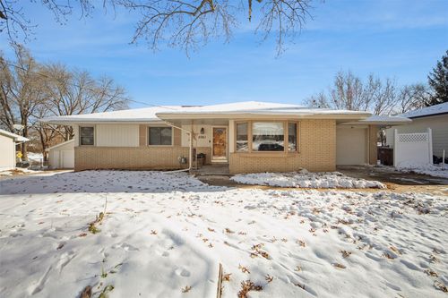 2061 Nw 80th Ct, Clive, IA, 50325-5613 | Card Image