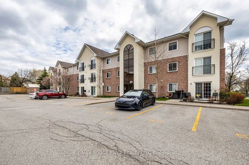 307-87 Aspen Springs Dr, Clarington, ON, L1C5J8 | Card Image