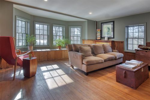 22495 Main Rd, Orient, NY, 11957-1133 | Card Image