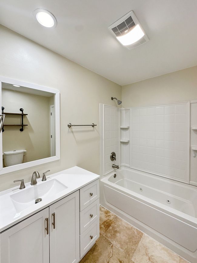 5411 S Brookstone Dr, House other with 3 bedrooms, 2 bathrooms and 2 parking in Rochelle IL | Image 7
