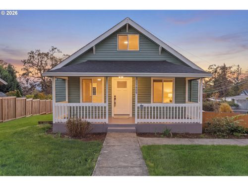17909 Oatfield Rd, Gladstone, OR, 97027-1659 | Card Image