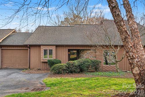 1742 12th St Ne, Hickory, NC, 28601-2083 | Card Image