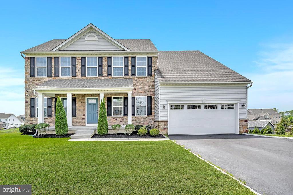 Gina Dr, Allentown, NJ 08501