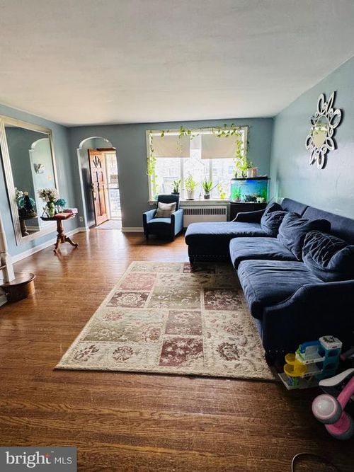 2813 Unruh Ave, PHILADELPHIA, PA, 19149-2525 | Card Image