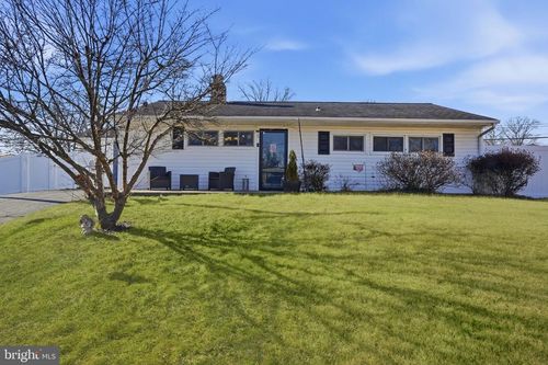 5 Thimbleberry Ln, LEVITTOWN, PA, 19054-2301 | Card Image