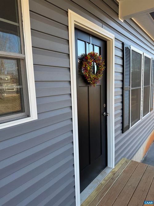 200 Robinhood Rd, Staunton, VA, 24401-1867 | Card Image