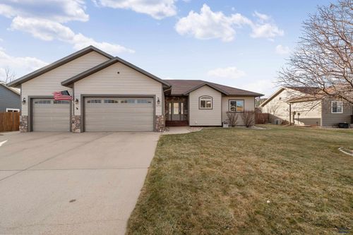 8771 Steamboat Ln, Summerset, SD, 57769-6212 | Card Image