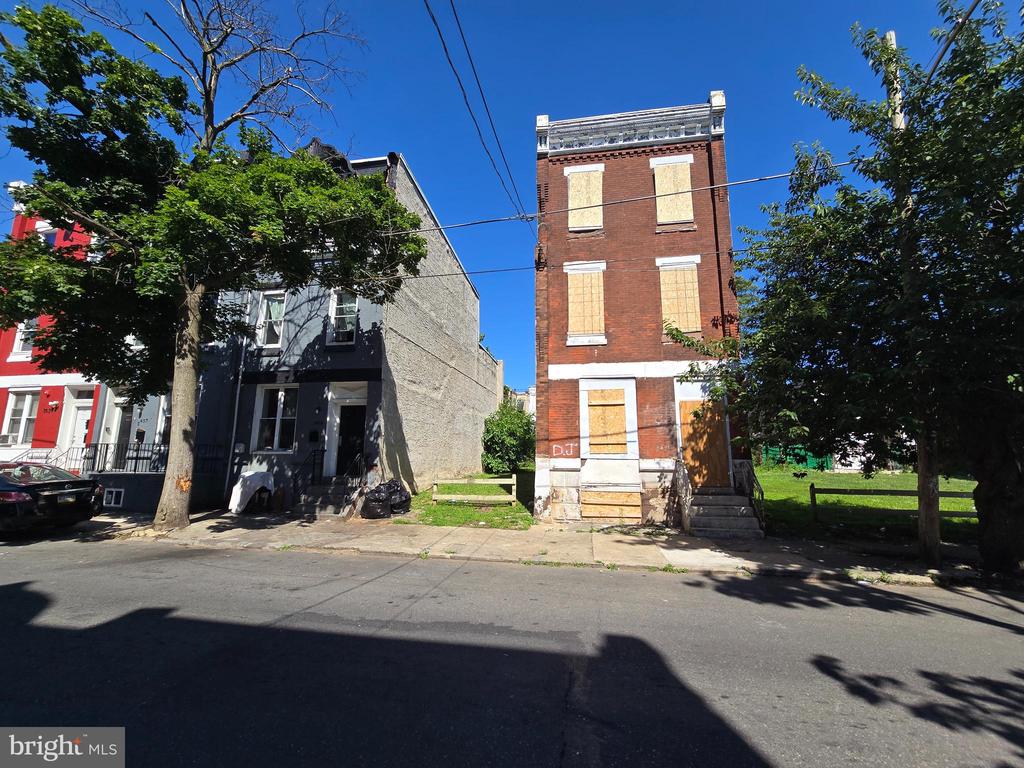 Residential in PHILADELPHIA 4