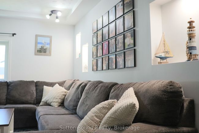 31 Yonge St S, House other with 4 bedrooms, 2 bathrooms and 4 parking in Tara ON | Image 48
