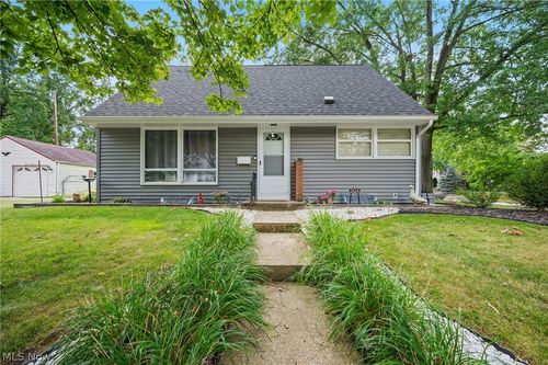 1524 Bancroft St, Cuyahoga Falls, OH, 44221-5048 | Card Image