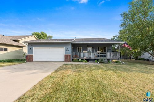 1201 E 68th St N Street N, Sioux Falls, SD, 57104 | Card Image