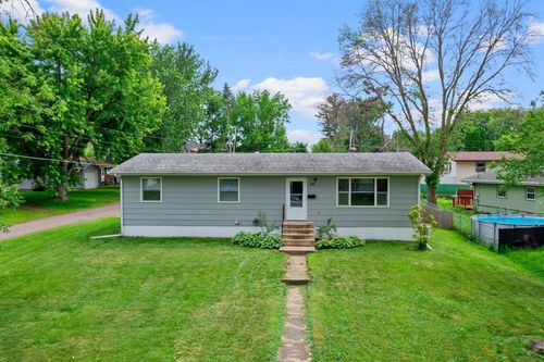 176 8th Ave Ne, Forest Lake, MN, 55025-1208 | Card Image