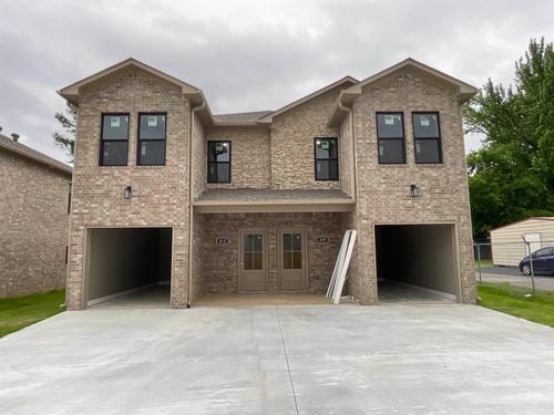 409 &amp; 411 E Center Street, Jacksonville, AR, 72076 | Card Image