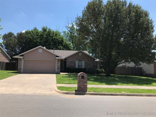 8913 N 123rd East Ave, Owasso, OK, 74055-2037 | Card Image