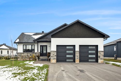 18 Morrison Dr, Cobden, ON, K0J1K0 | Card Image