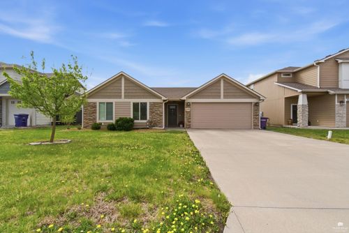 419 Northfield Rd, Manhattan, KS, 66502-8451 | Card Image