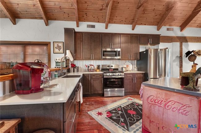 92 N Us Highway 281, Home with 3 bedrooms, 2 bathrooms and null parking in Lampasas TX | Image 21