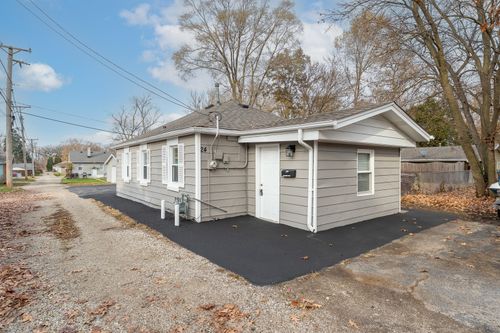 24 Ne Circle Dr, Joliet, IL, 60433-1500 | Card Image