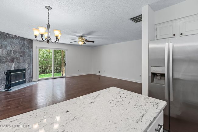 Bright, open flow for easy entertaining and comfortable living. | Image 5