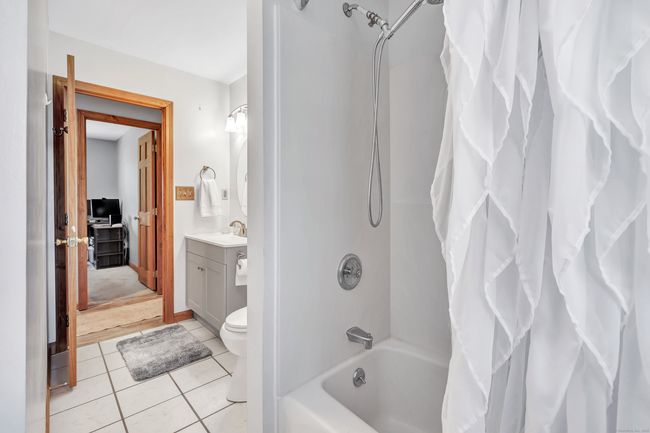 6 Benz St, House other with 3 bedrooms, 2 bathrooms and 5 parking in Ansonia CT | Image 19