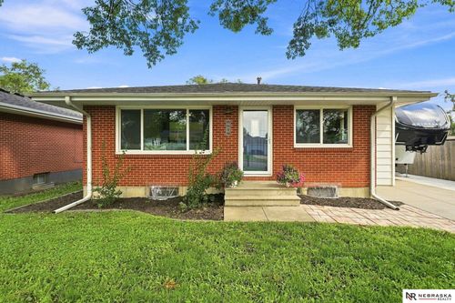 6910 Kearney Avenue, Lincoln, NE, 68507 | Card Image