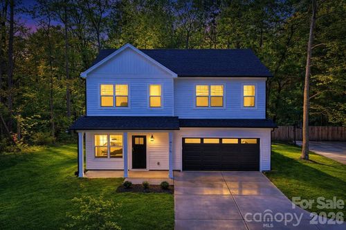 4015 Oakdale Rd, Charlotte, NC, 28216-5750 | Card Image