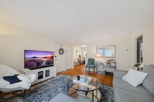 5-926 Massachusetts Ave, Arlington, MA, 02476-4623 | Card Image