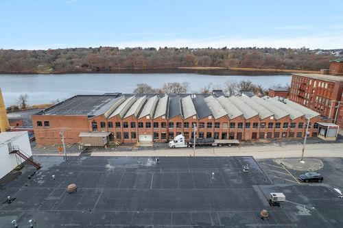 721-727 School St, Pawtucket, RI, 02860-5708 | Card Image