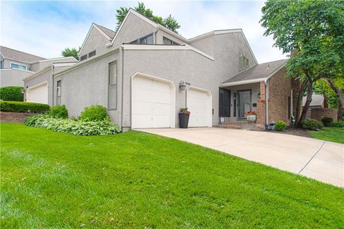 6243 Rosewood Ct, Mission, KS, 66205-3063 | Card Image