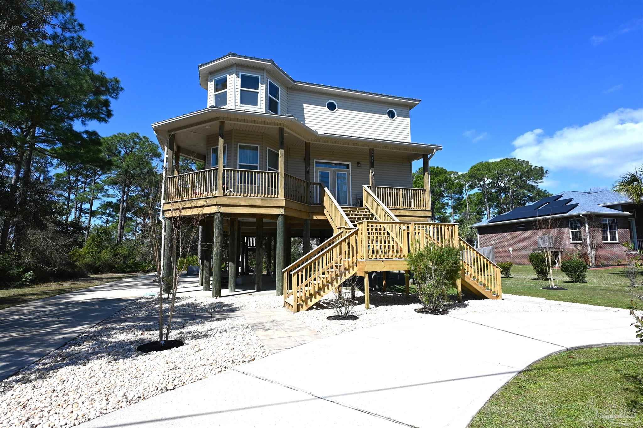 Thresher Dr, Navarre, FL 32566