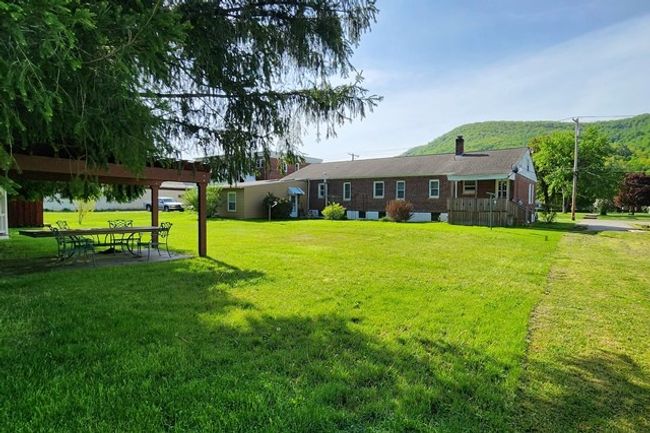 120 - 118 E 2 Nd St, House other with 4 bedrooms, 2 bathrooms and null parking in Emporium PA | Image 10