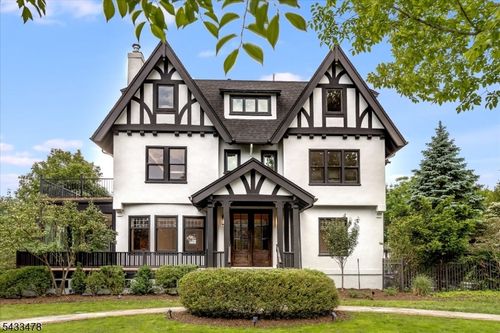 2 Russell Ter, Montclair, NJ, 07042-2611 | Card Image