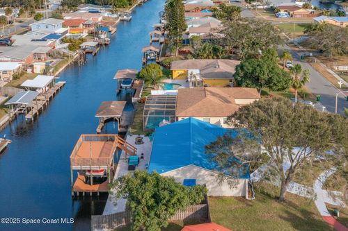 2030 Porpoise St, Merritt Island, FL, 32952-5686 | Card Image