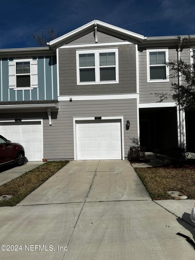 7371 Palm Hills Dr, Townhouse with 3 bedrooms, 3 bathrooms and null parking in JACKSONVILLE FL | Image 4