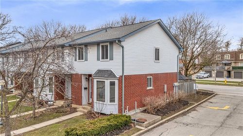 52-219 Kingswood Dr, Kitchener, ON, N2E3J5 | Card Image