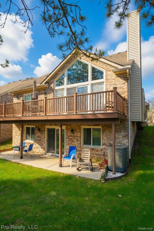 45317 Stonehedge Dr, Plymouth, MI, 48170-3992 | Card Image