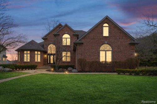 21675 Medallion Ct, Macomb, MI, 48044-2284 | Card Image