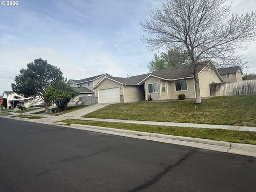 617 E Oregon Ave, Hermiston, OR, 97838 | Card Image