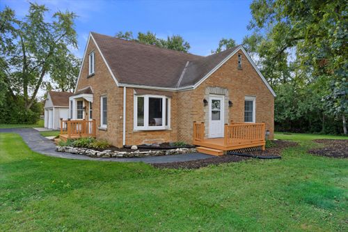 13939 W Ferguson Rd, New Berlin, WI, 53151-2407 | Card Image