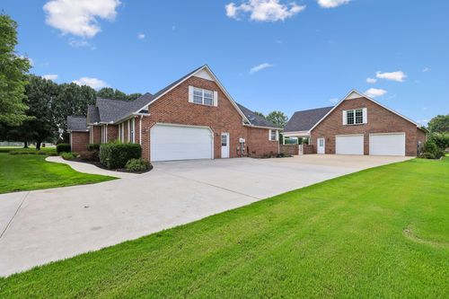 536 Big Oak Dr, Manchester, TN, 37355-7805 | Card Image