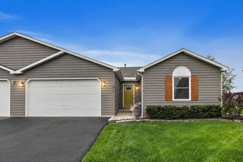 511 W Miller Ave, Hinckley, IL, 60520-9443 | Card Image