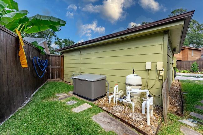 Generator and Pool Pump | Image 11