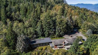 5707 Extrom Rd, House other with 8 bedrooms, 5 bathrooms and 2 parking in Chilliwack BC | Image 2