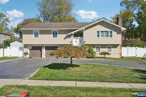7 Wanda Ave, Wayne, NJ, 07470-6546 | Card Image