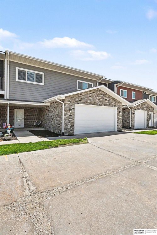 5941 N 158th Ct, Omaha, NE, 68116-4016 | Card Image