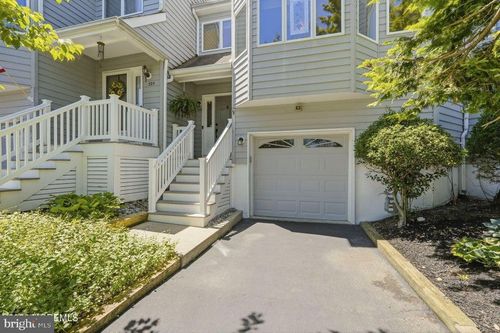 326 Scarlet Ct, Toms River, NJ, 08753-1319 | Card Image